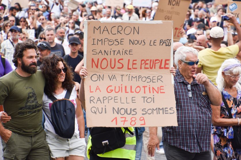 Manifestations de masse en France : Colère, mais aussi lutte d’orientation dans la résistance à Macron