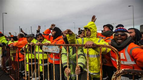 Solidarité avec les dockers suédois !