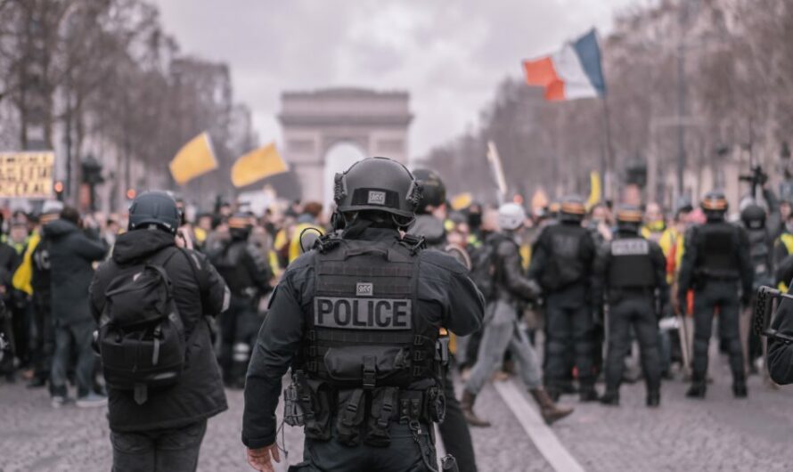 Fascisation : la bourgeoisie laisse tomber les masques