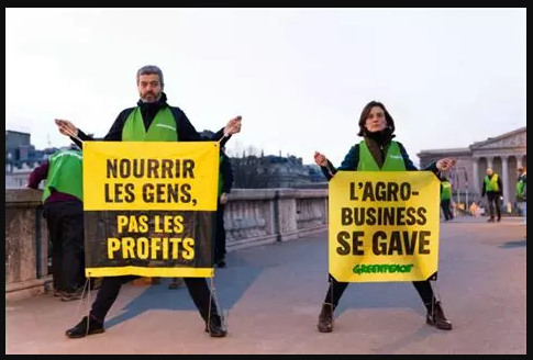 Crise agricole : la terre aux mains du capital ou à celles des paysans ?